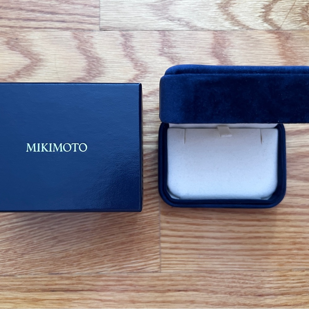 Mikimoto necklace gift box